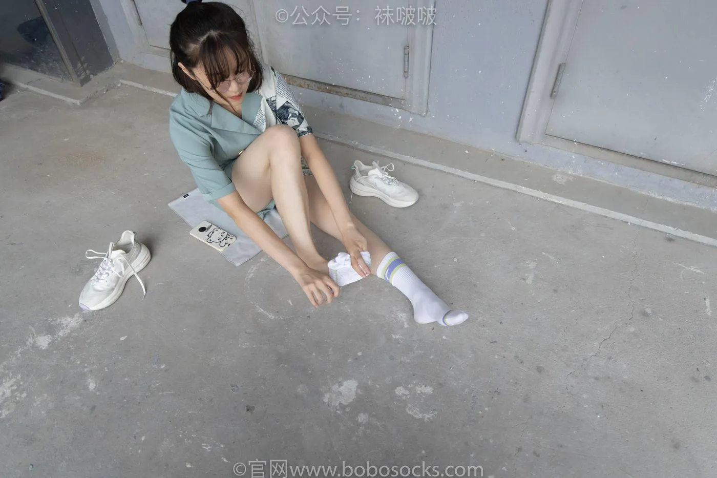 [BoBoSocks袜啵啵]NO.025 熊熊-安踏运动鞋、白色棉袜（踩脏）、裸足 [146P]插图3